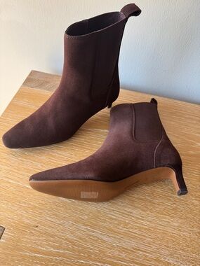 NWOB! MADEWELL Women’s The Dimes Chelsea Boot Chocolate Raisin Suede Size 8.5